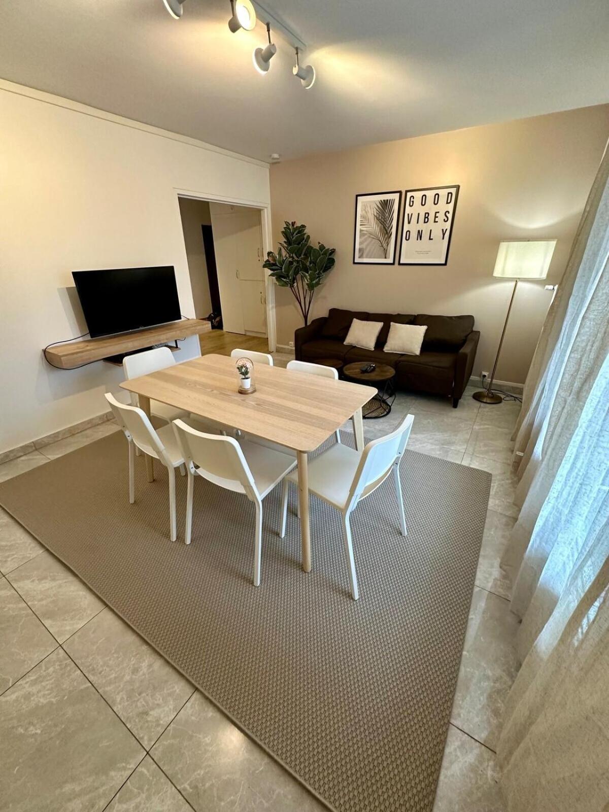Au Coeur Du Quartier Taittinger Apartman Reims Kültér fotó